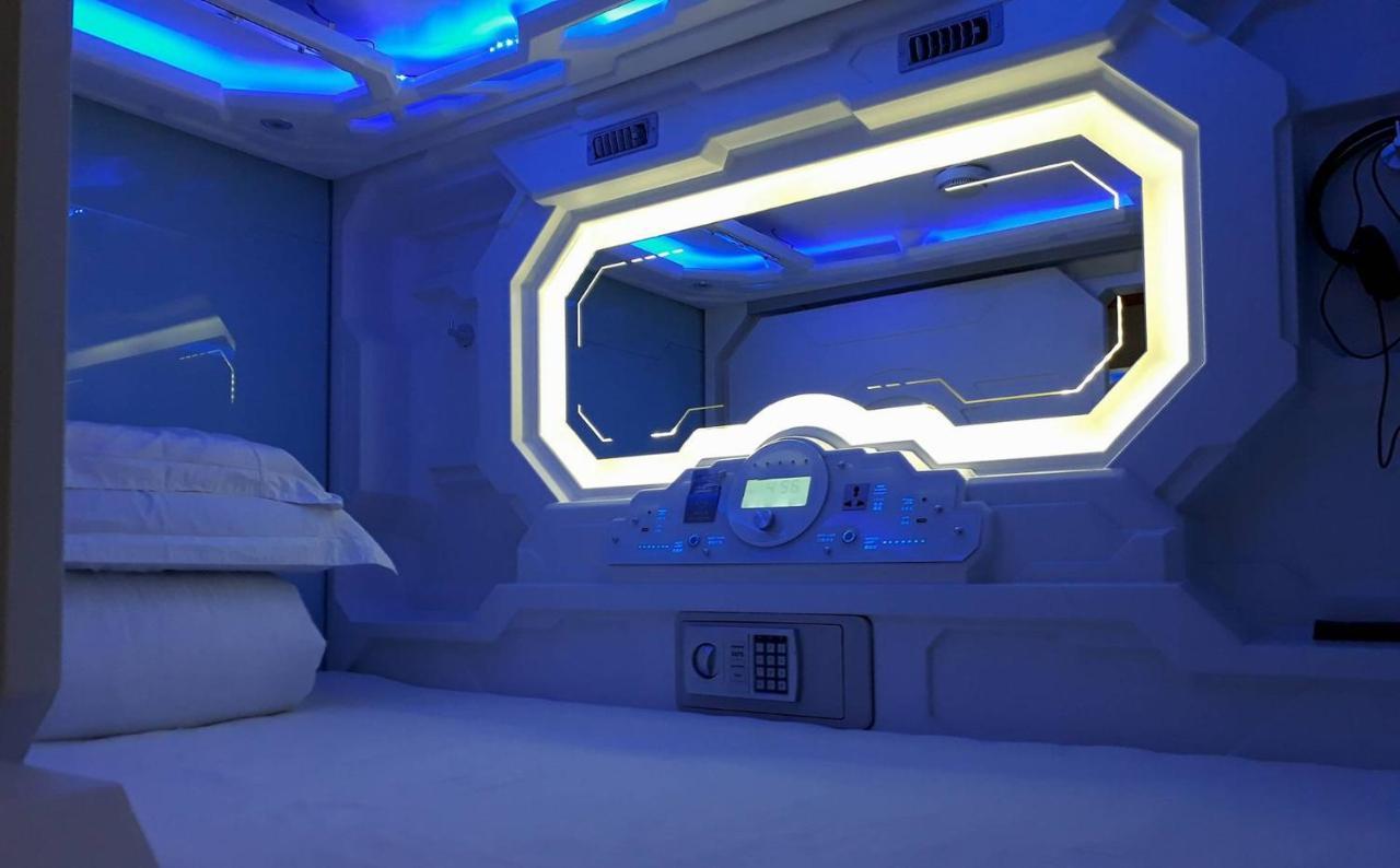 Bestow Capsule Hostel Kuala Lumpur Buitenkant foto