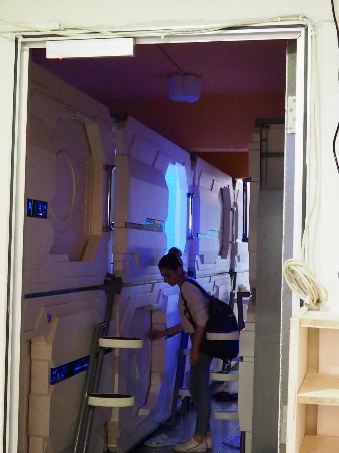 Bestow Capsule Hostel Kuala Lumpur Buitenkant foto