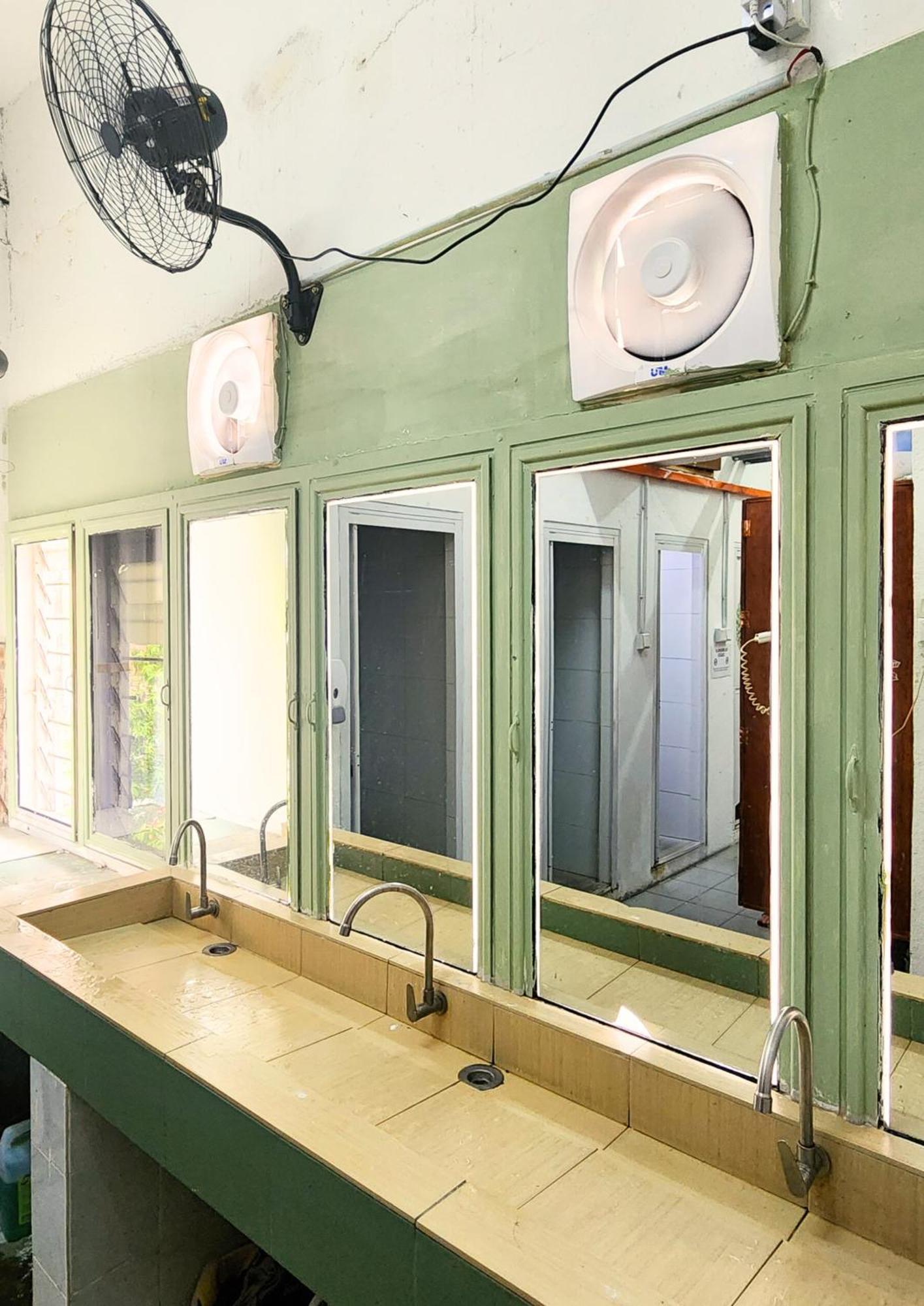 Bestow Capsule Hostel Kuala Lumpur Buitenkant foto