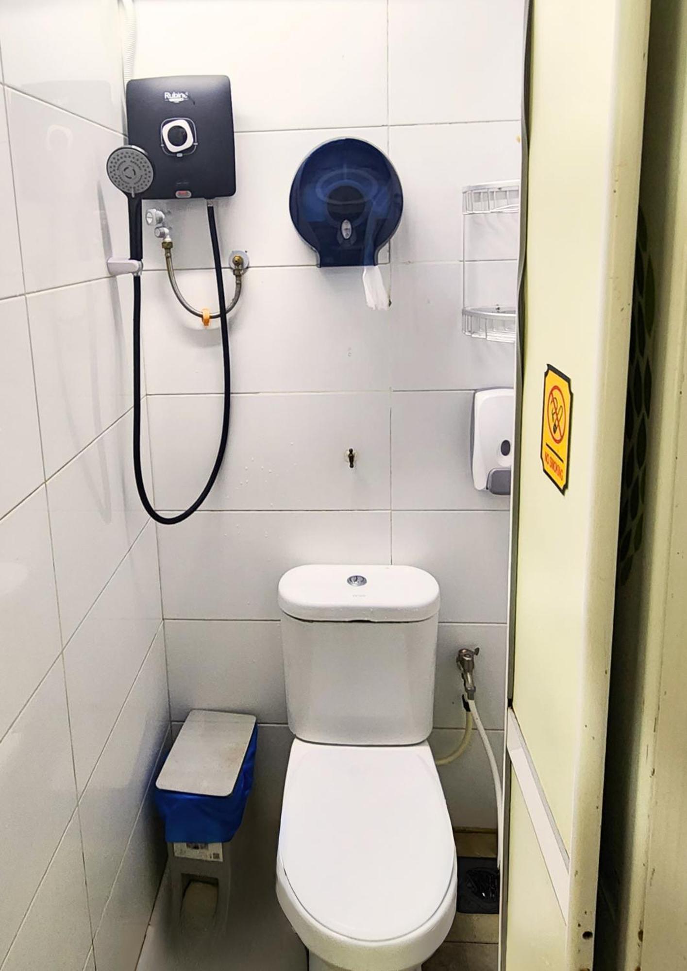 Bestow Capsule Hostel Kuala Lumpur Buitenkant foto