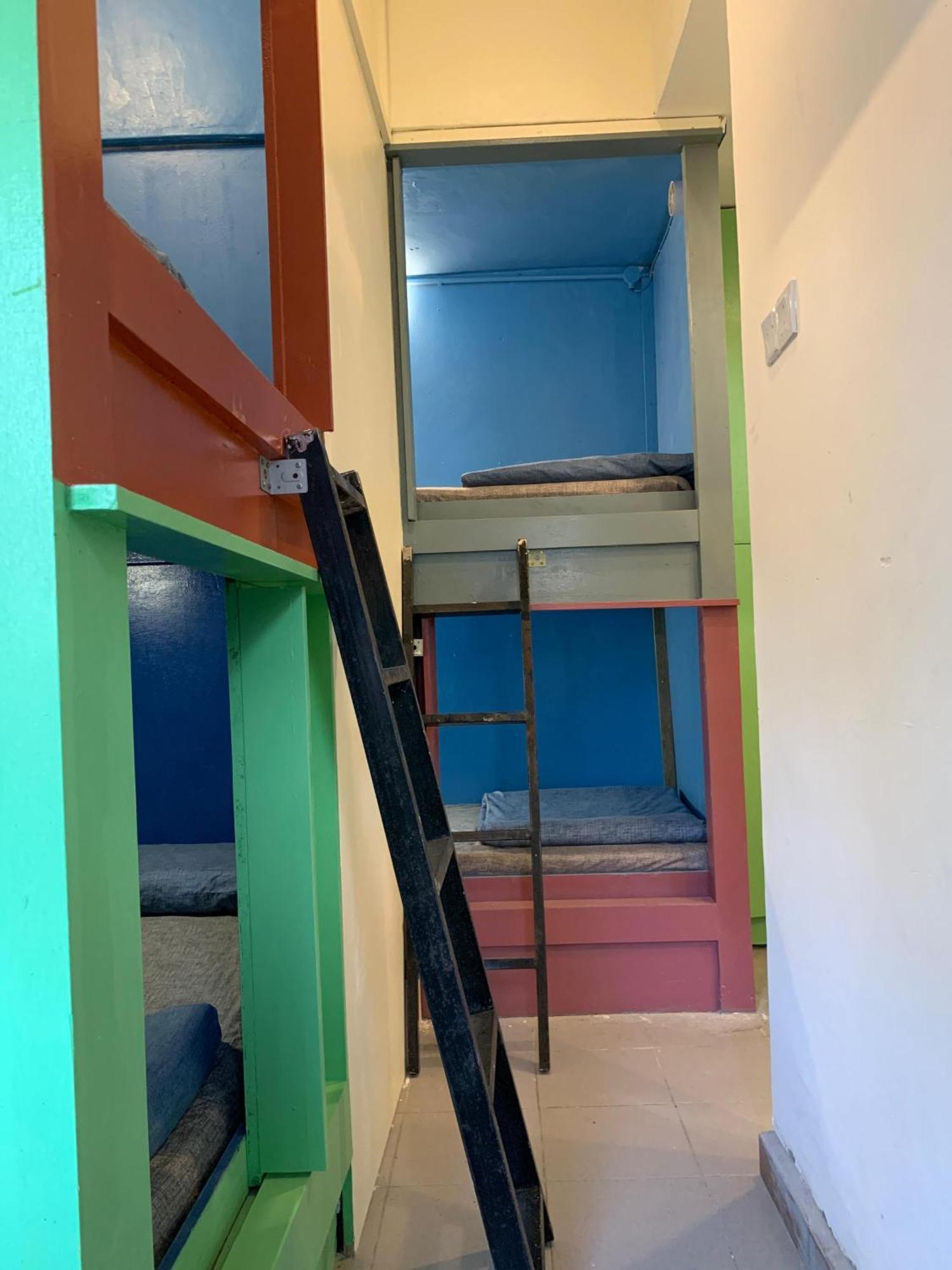 Bestow Capsule Hostel Kuala Lumpur Buitenkant foto